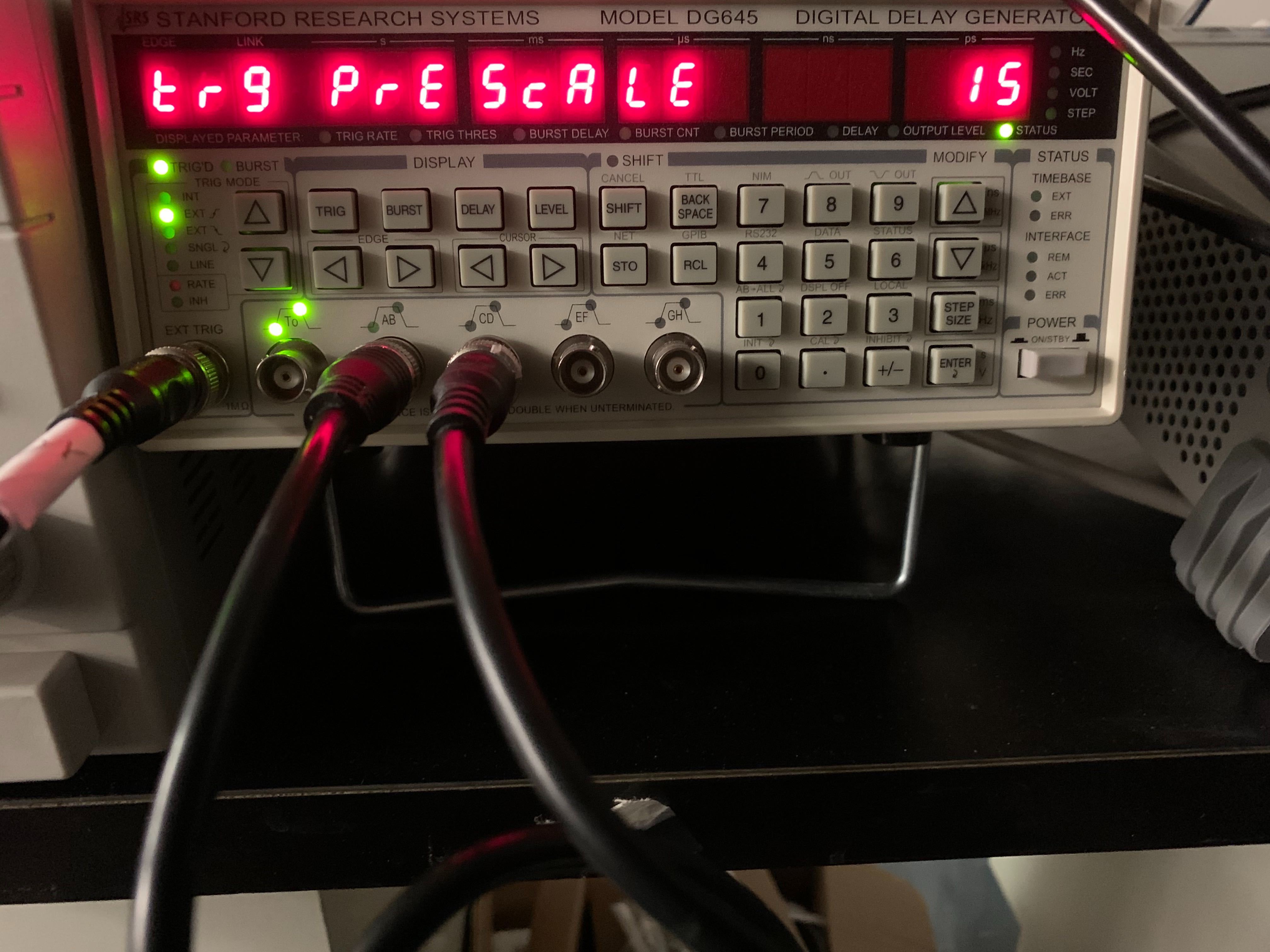 Delay generator DG645.jpg